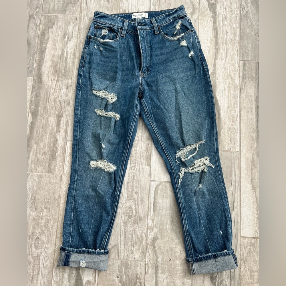 Abercrombie & Fitch Mom Jeans
